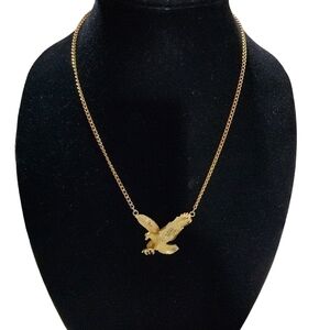 Vintage Mans Large Goldtone 3D Eagle Hawk pendant Necklace 20"